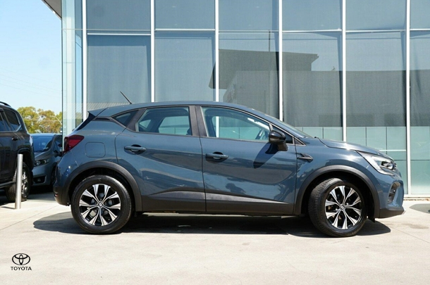 2023 Renault Captur Life in Blue