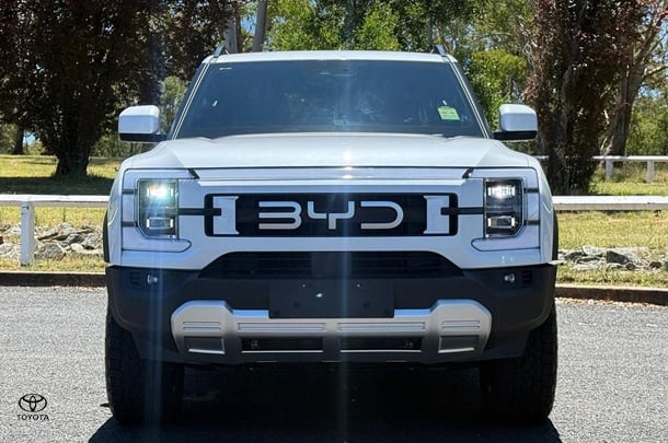 2025 BYD SHARK 6 Premium in White