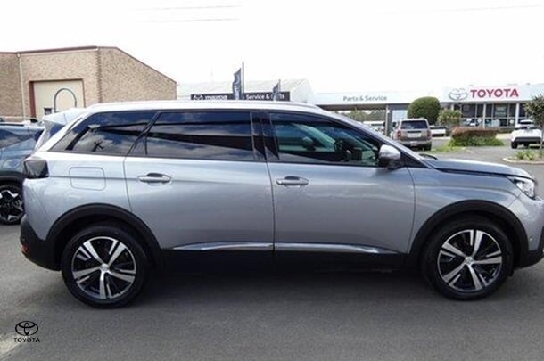 2019 Peugeot 5008 Allure in Silver