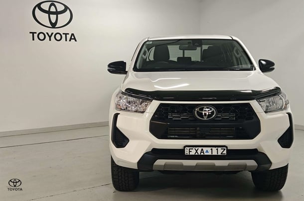 2025 Toyota Hilux SR in White
