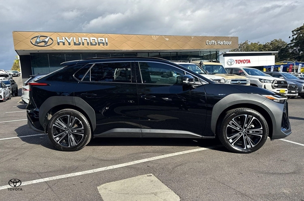 2024 Toyota bZ4X Base in Black