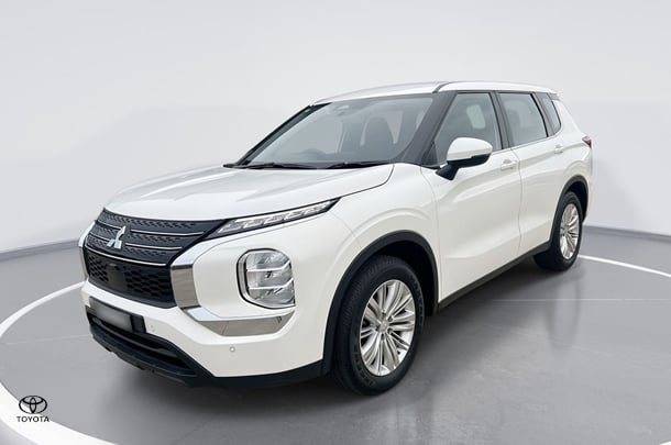 Image of 2024 Mitsubishi Outlander ES