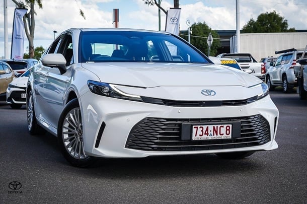 Image of 2025 Toyota CAMRY HYBRID Ascent