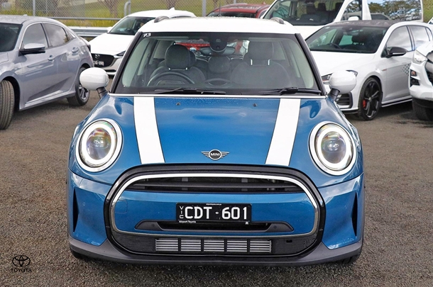 2022 MINI Hatch Cooper Classic in Blue