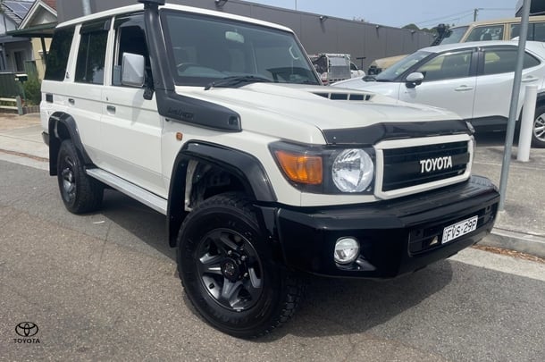 2021 Toyota Landcruiser GXL in White