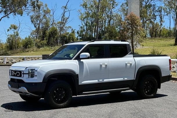 2025 BYD SHARK 6 Premium in White