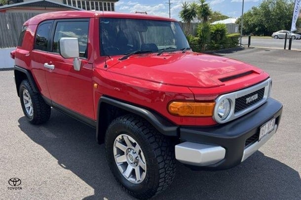 2014 Toyota FJ Cruiser Base in Red