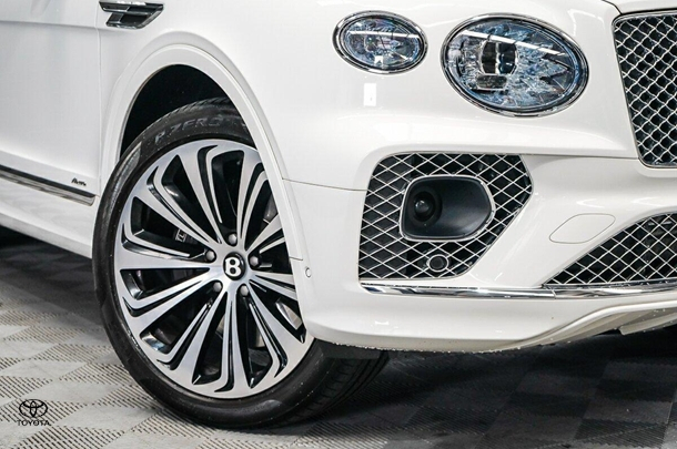 2023 Bentley Bentayga Azure in White