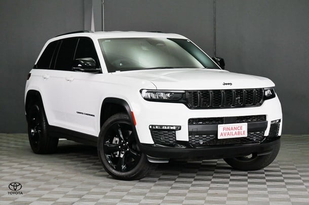 2022 Jeep Grand Cherokee Night Eagle in White