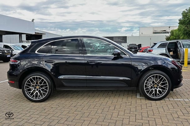 2019 PORSCHE MACAN Base in Other