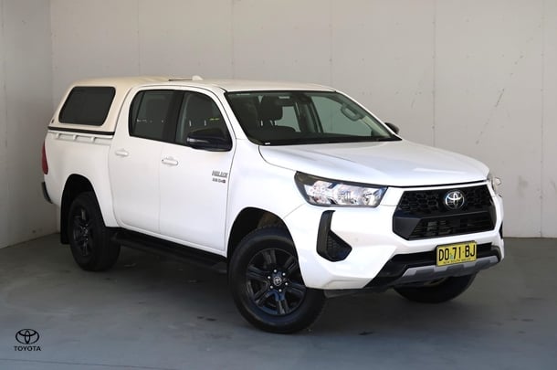 Image of 2025 Toyota Hilux SR 48V