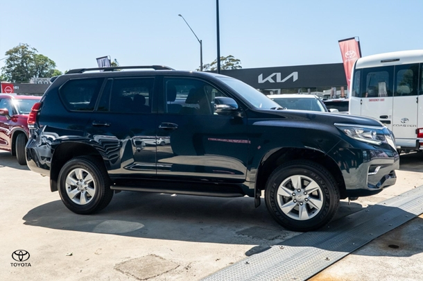 2022 Toyota Landcruiser Prado GXL in Black
