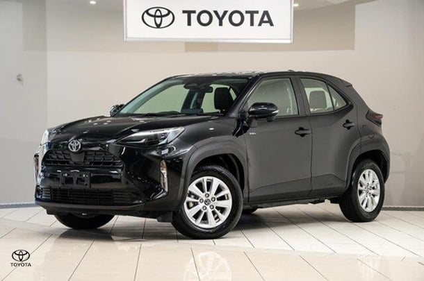 2024 Toyota Yaris Cross GX in Blue