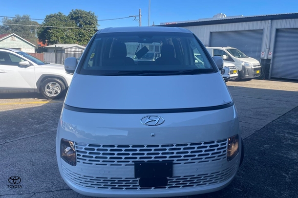 2023 Hyundai STARIA LOAD Base in White