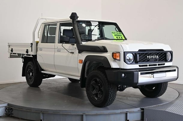 2025 Toyota Landcruiser GXL in White