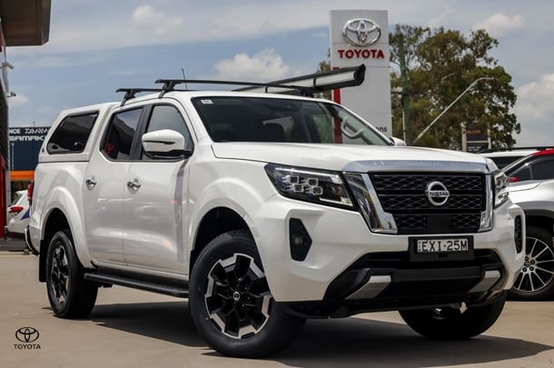 2022 Nissan Navara ST-X in White