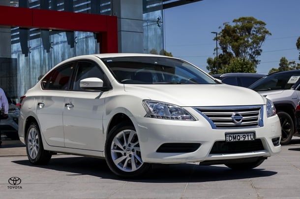 2016 Nissan Pulsar ST in White