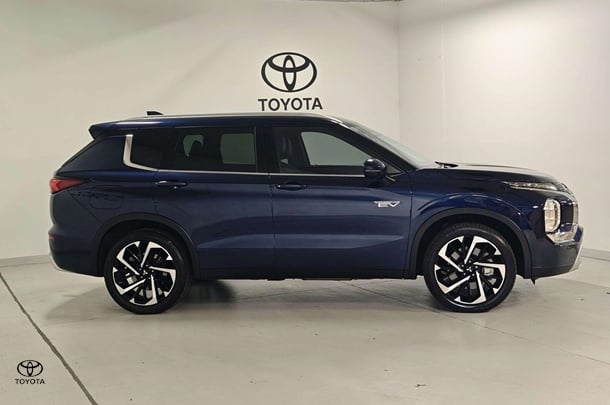 2023 Mitsubishi Outlander PHEV Aspire in Blue
