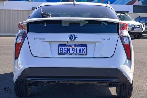 2017 Toyota Prius Base in White