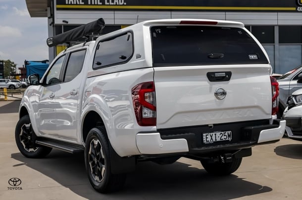 2022 Nissan Navara ST-X in White