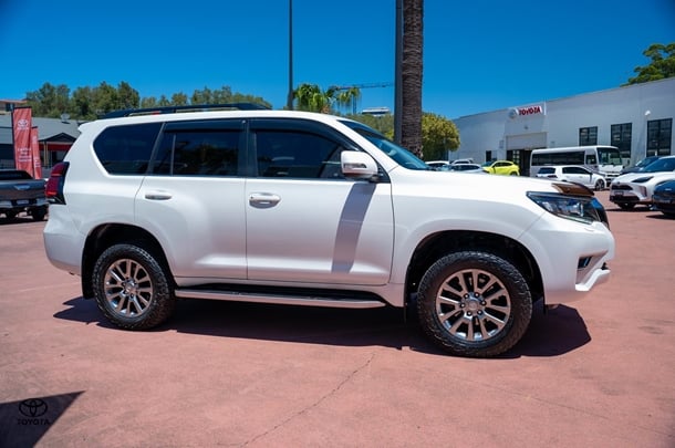 2017 Toyota Landcruiser Prado VX in White
