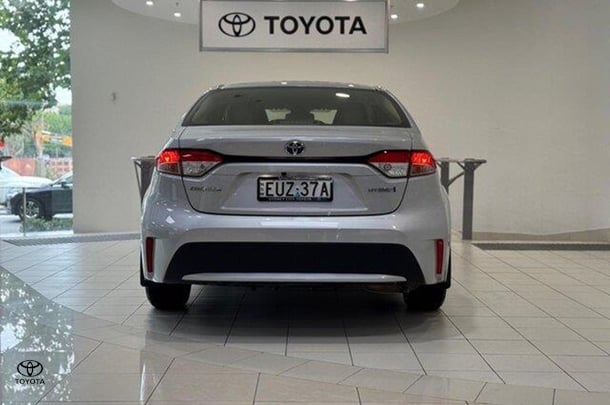2022 Toyota Corolla Ascent Sport Hybrid in Silver