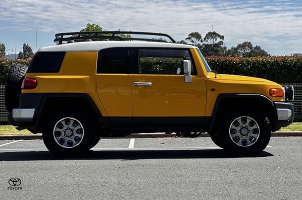 2016 Toyota FJ Cruiser FJ Cruiser in Two Tone Yellow