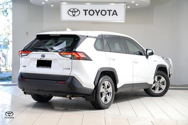 2023 Toyota RAV4 GX in White