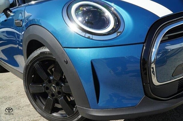 2023 MINI Hatch Cooper Classic in Island Blue
