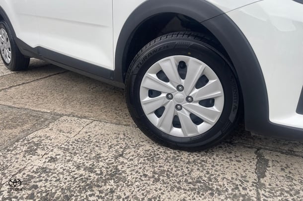 2023 Kia Stonic S in Snow White Pearl (Swp)