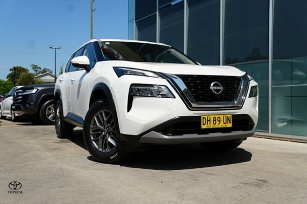 2023 Nissan X-TRAIL ST in White