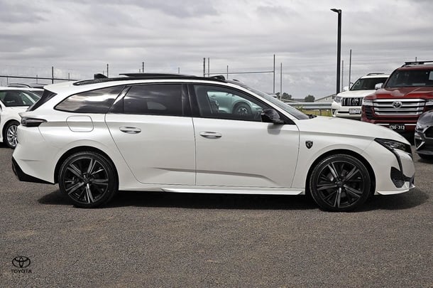 2022 Peugeot 308 GT Premium in White