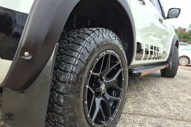 2019 Nissan Navara N-TREK in White