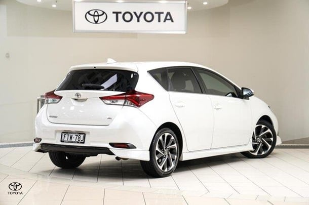 2016 Toyota Corolla ZR in White