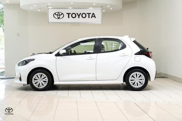 2020 Toyota Yaris Ascent Sport in White