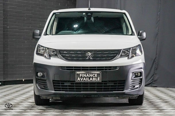 2021 Peugeot Partner City in White