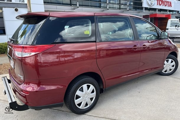 2009 Toyota Tarago GLi in Red