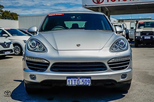 2010 Porsche Cayenne S Hybrid in Silver