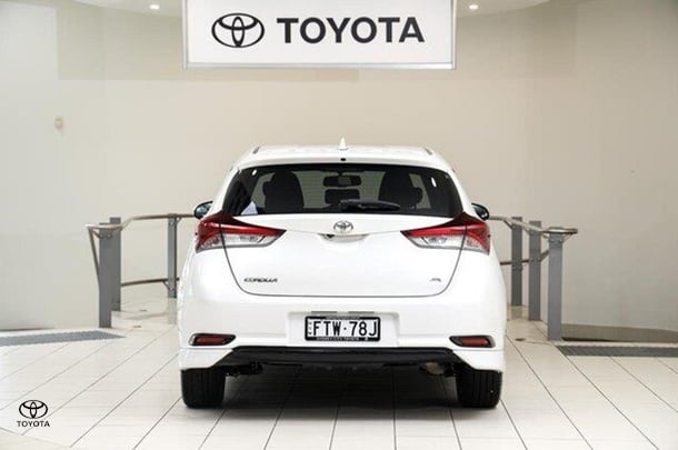 2016 Toyota Corolla ZR in White