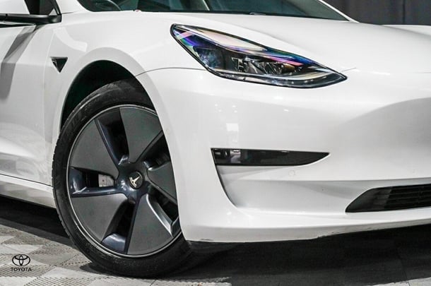 2021 Tesla Model 3 Standard Range Plus in White