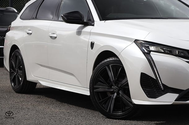 2022 Peugeot 308 GT Premium in White