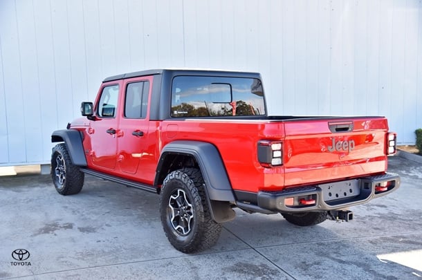 2022 Jeep Gladiator Rubicon in Red