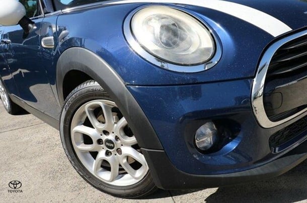 2015 MINI Hatch Cooper in Navy Blue