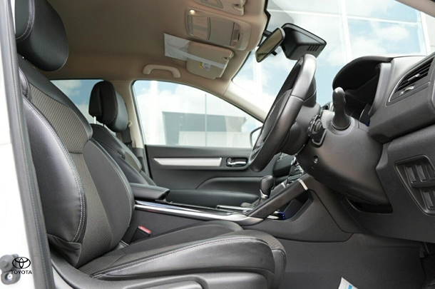 2023 Renault Koleos Life in White