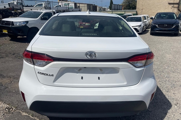 2022 Toyota Corolla Ascent Sport in White
