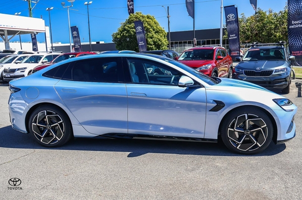 2024 BYD Seal Premium in Blue