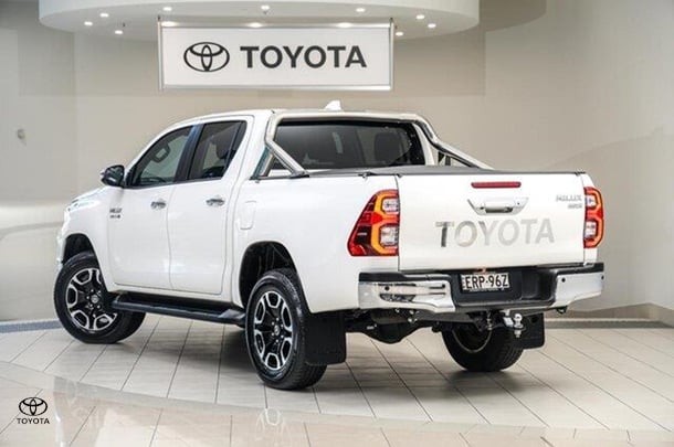 2022 Toyota Hilux SR5 in White
