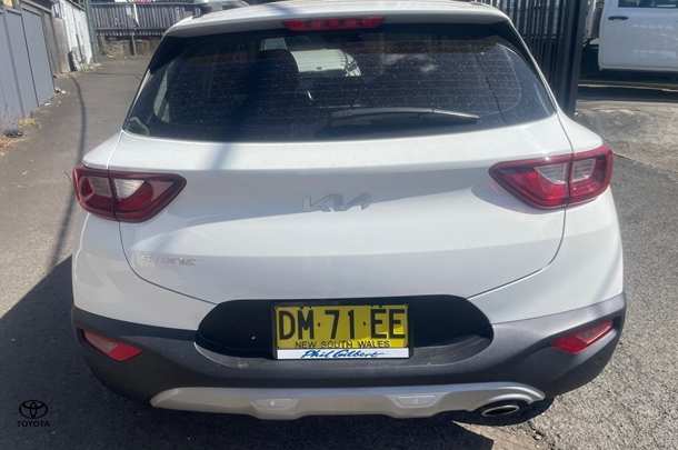 2024 Kia Stonic S in Clear White (Ud)