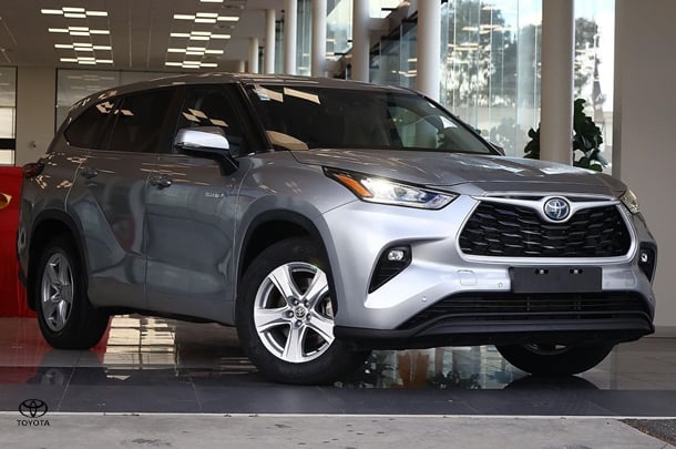 Image of 2024 Toyota Kluger Hybrid GX AWD