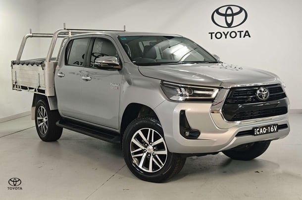 2023 Toyota Hilux SR5 in Silver